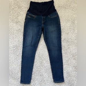 GAP Maternity Easy Denim Ankle Legging with Belly Panel.